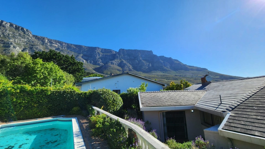 3 Bedroom Property for Sale in Vredehoek Western Cape